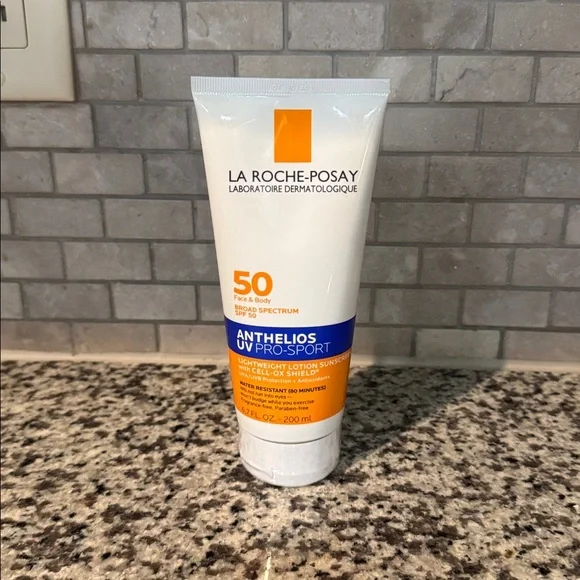 LA ROCHE-POSAY • SPF 50 NEW ANTHELIOS UV Pro-Sport Face & Body - Picture 2 of 6